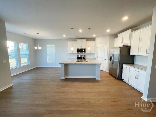 Building Photo - 750 Sessile Oak Dr