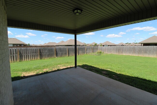 Building Photo - 4418 W Divide Dr