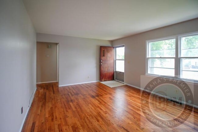 Building Photo - Spacious 2 Bedroom 1 Bathroom Unit in La V...