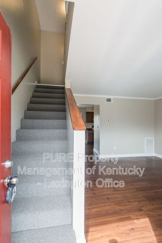 Building Photo - 209 Landings Dr