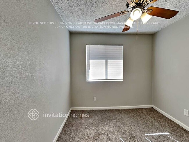 Building Photo - 1026 W Danbury Dr