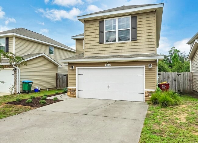 Building Photo - 220 Wainwright Dr