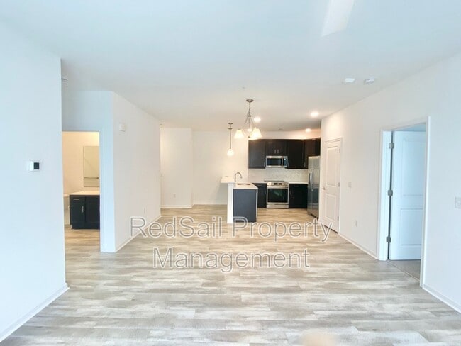 Building Photo - 1744 Vankar Dr