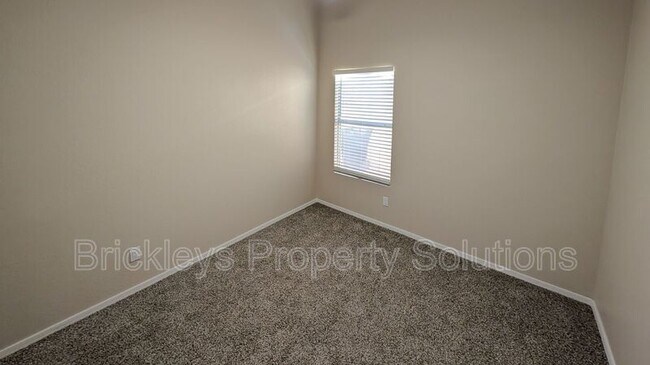 Building Photo - 618 W Tumbleweed Rd