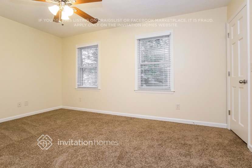 Building Photo - 945 Daisy Ct NW