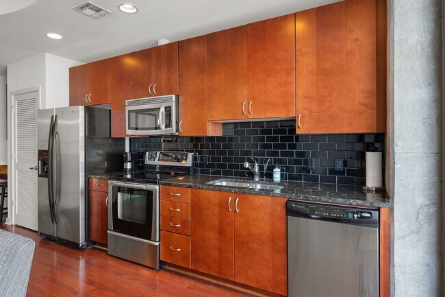 Building Photo - Fully Furnished SoBro Condo At Encore