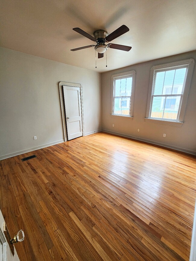 Building Photo - 2706 Soniat St