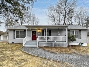 Building Photo - Lovely 3-Bed Home in Gated Community with ...