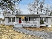 Building Photo - Lovely 3-Bed Home in Gated Community with ...