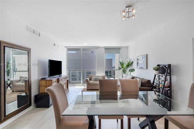 Building Photo - 253 NE 2nd St