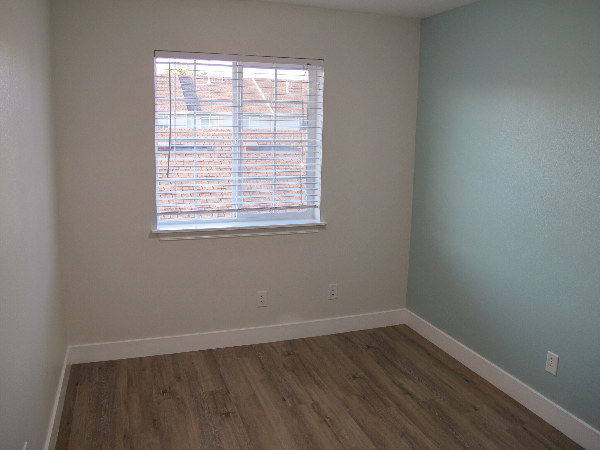 2nd bedroom - 877 Capital Ave