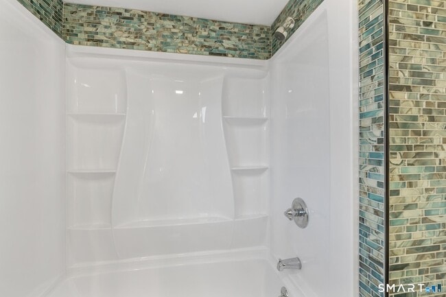 Building Photo - 85 Hicock Dr