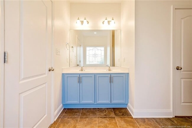 Building Photo - 1081 Ronald Reagan Drive