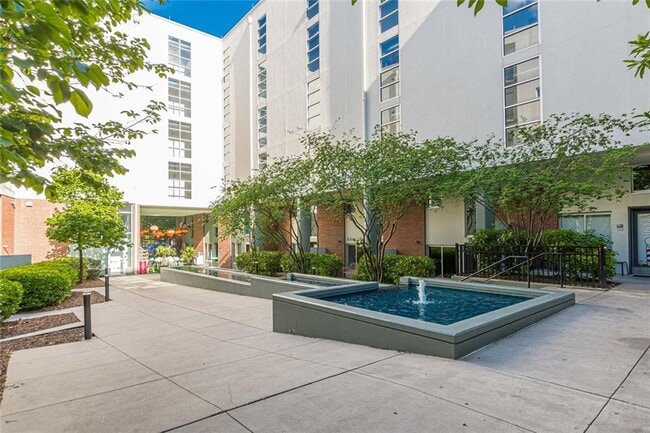 Building Photo - 620 Glen Iris Dr NE
