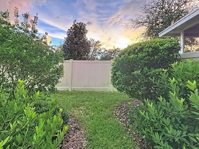Building Photo - 1077 Amber Leaf Trl