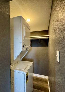 Building Photo - Newly Renovated 3 Separate Dwelling property in Denver! Available NOW