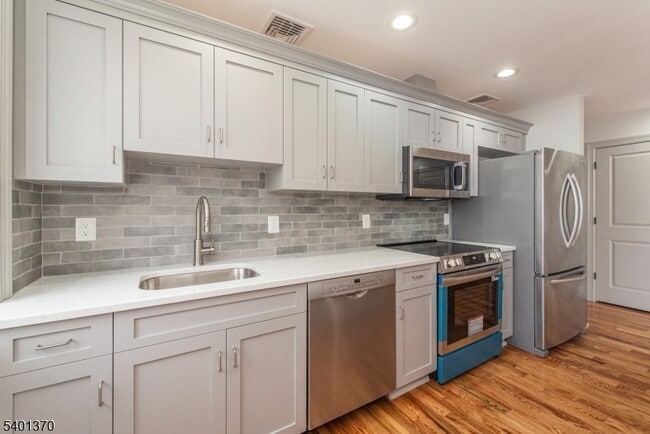 Building Photo - 248 US-46