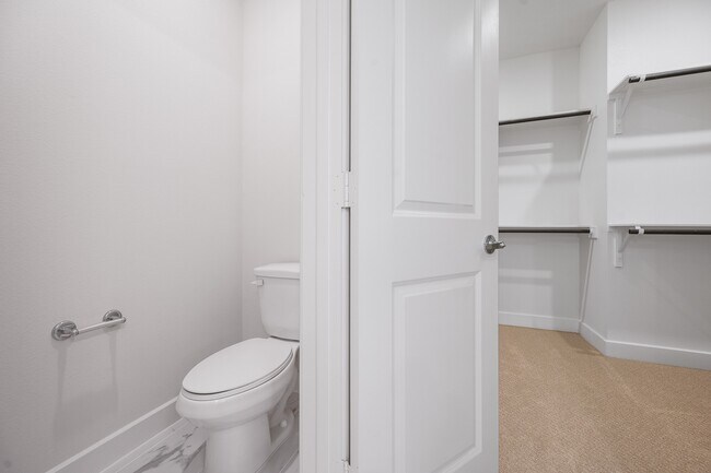 Building Photo - 24402 Colonial Willow Dr