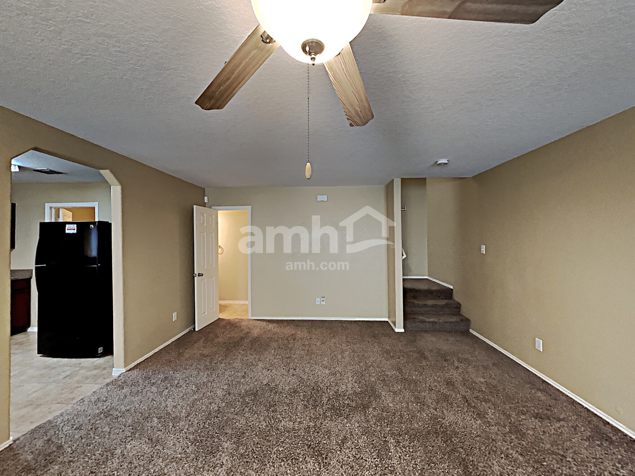 Building Photo - 9247 Pacific Maple