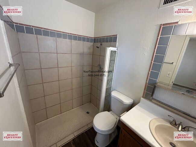 Building Photo - Tucson Blvd & Irvington Rd area - 4 Bedroo...