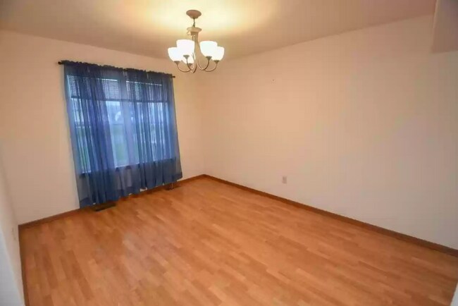 Building Photo - 502 Commander Ct