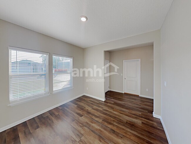 Building Photo - 204 Hemlock Pt