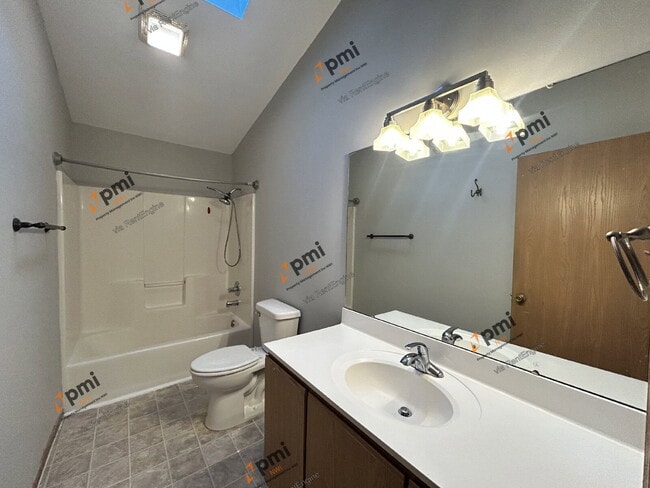 Building Photo - 5531 Mulberry Ave