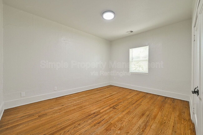 Building Photo - 1225 NE 17th St