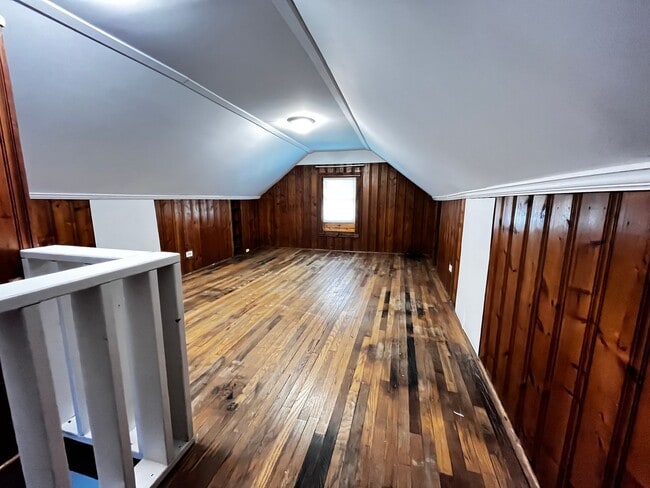 Building Photo - Recently Renovated 3-Bedroom Home