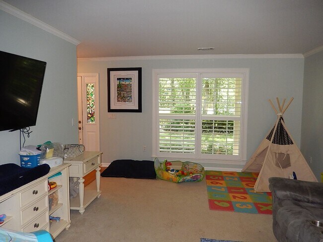 Building Photo - GORGEOUS NE 4/2.5 on 1 Acre w/ Fenced Yard, Garage, Washer/Dryer, Spa Tub, Stainless Appliances, ...