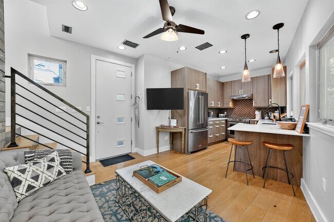 Building Photo - 2710 Wilson St