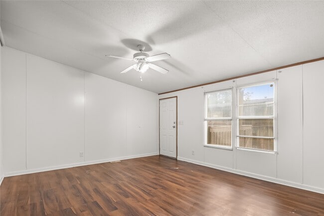 Building Photo - 811 De Lorean Ct