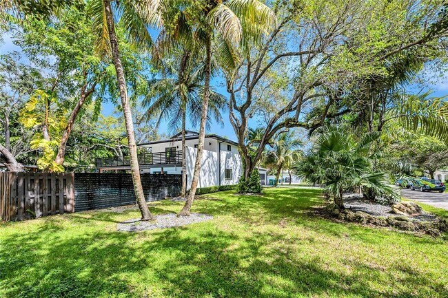 Building Photo - 11340 SW 74th Ct