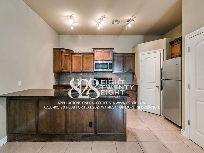 Building Photo - Roommates Not Working Out? 4 Bed/2 Bath Home Near OU Campus Available NOW! (Not Preleasing for 2027)