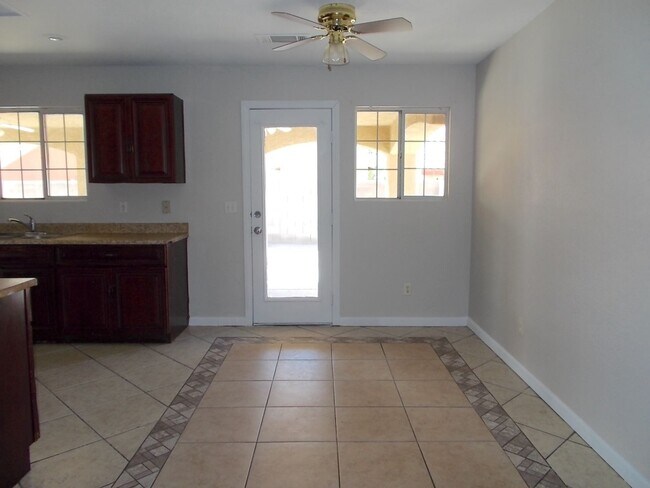 Building Photo - Spacious 4-Bedroom, 2.5-Bathroom Home with...