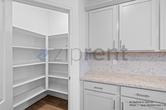 Building Photo - 2494 Zellerbach St