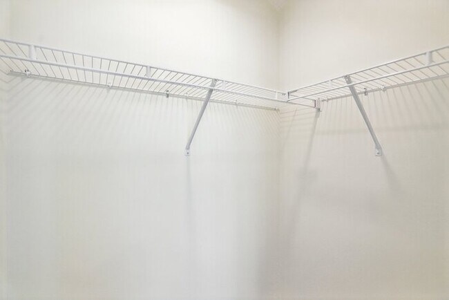 Building Photo - Fantastic 3bd/2.5ba home! Coming soon!