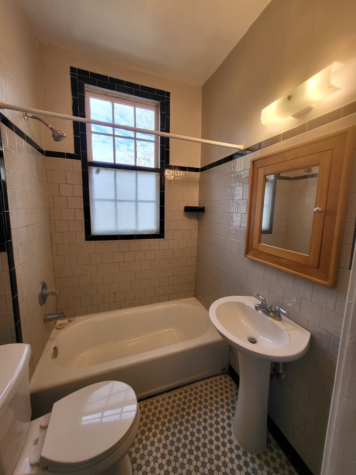 Building Photo - 1308 Willow Branch Ave