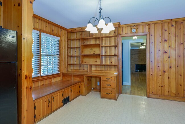 Building Photo - Gorgeous 3 bed 2 bath home with finished basement/carport in NW Greensboro! Lawn care included.