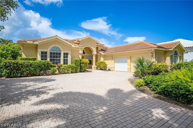 Building Photo - 25820 Creekbend Dr