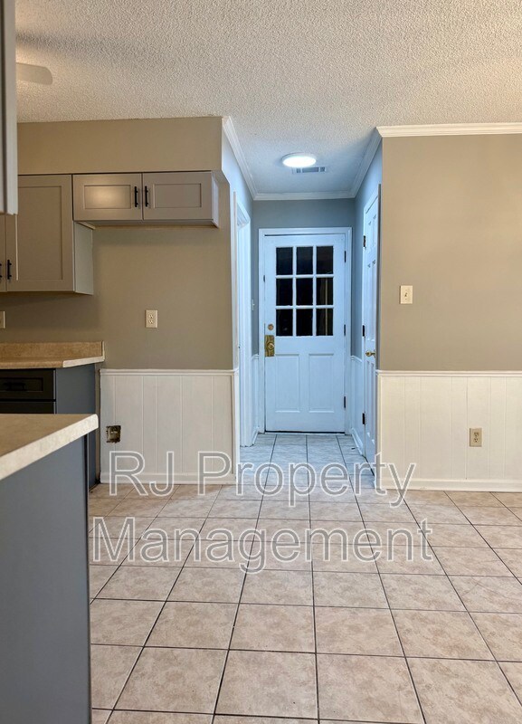 Building Photo - 4521 Stony Point Dr