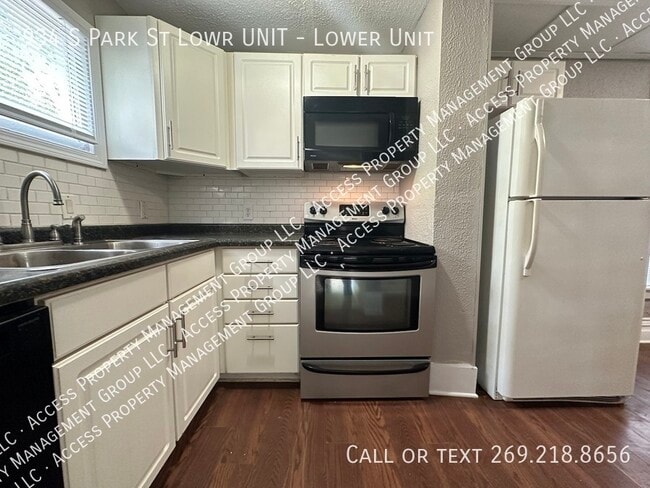 Primary Photo - 934 S Park St