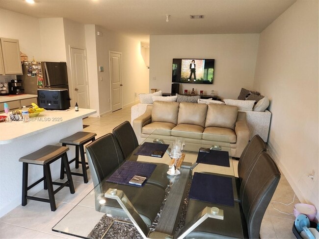 Building Photo - 880 NW 3rd Way