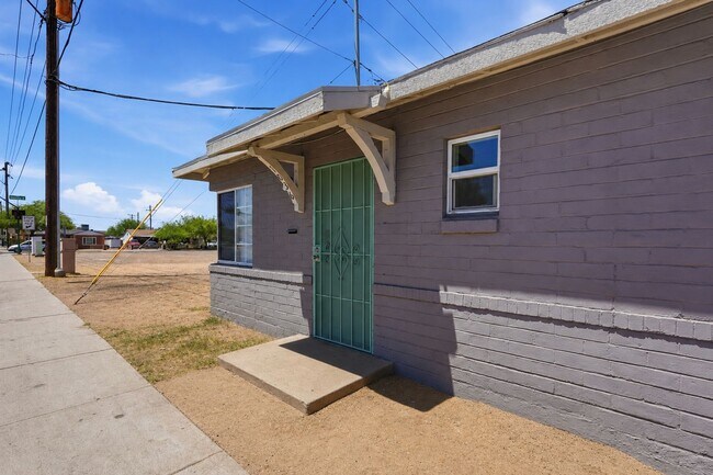 Building Photo - 1036 N 16th St