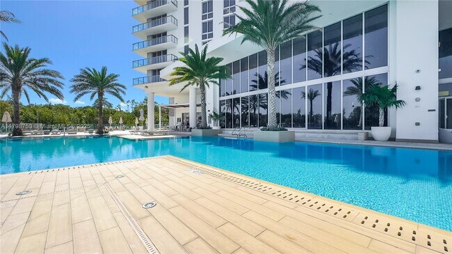 Building Photo - 16385 Biscayne Blvd