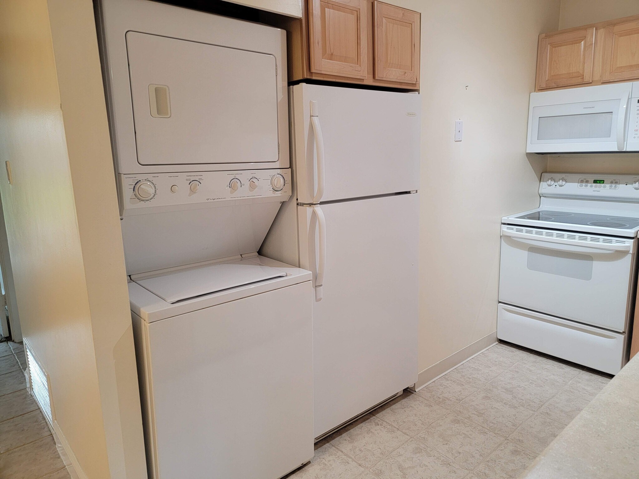 Building Photo - 2047 Jason Dr