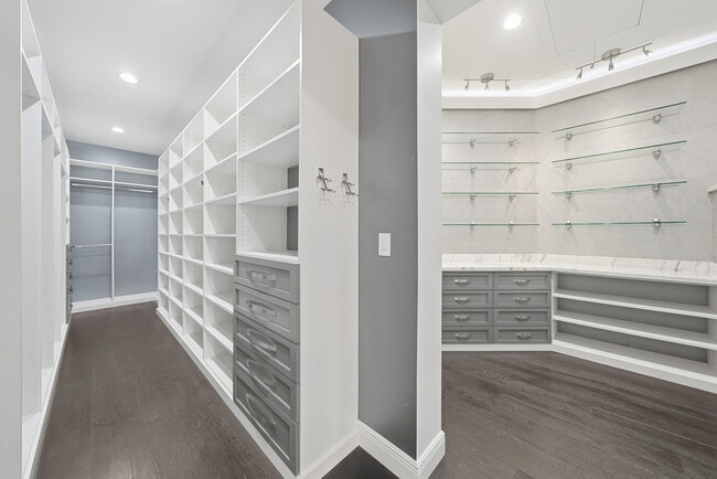 Building Photo - 10270 SW 58th St