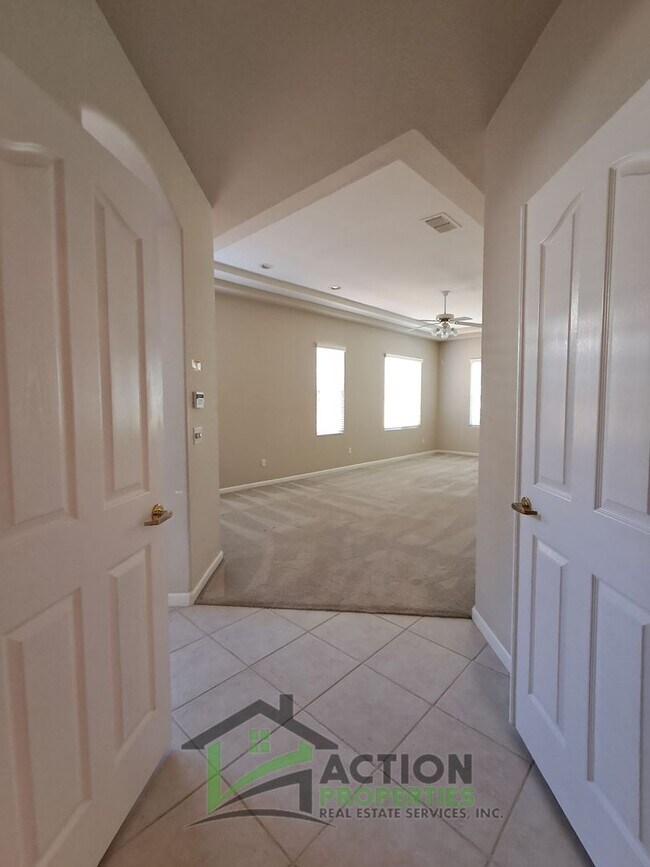 Building Photo - 400 Dumas Ct