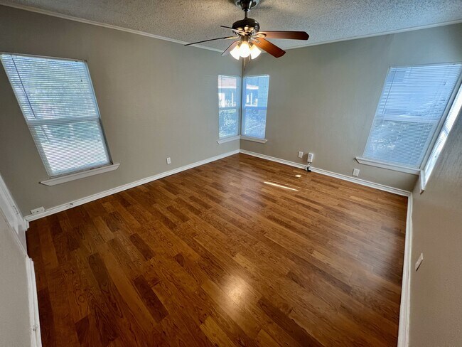 Building Photo - 3225 Knox St