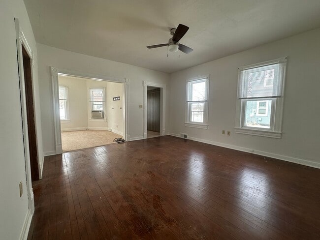 Building Photo - 100 Valley View St